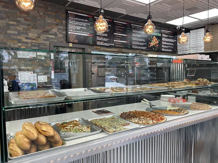 Famous Lucas Pizzeria Picture 8