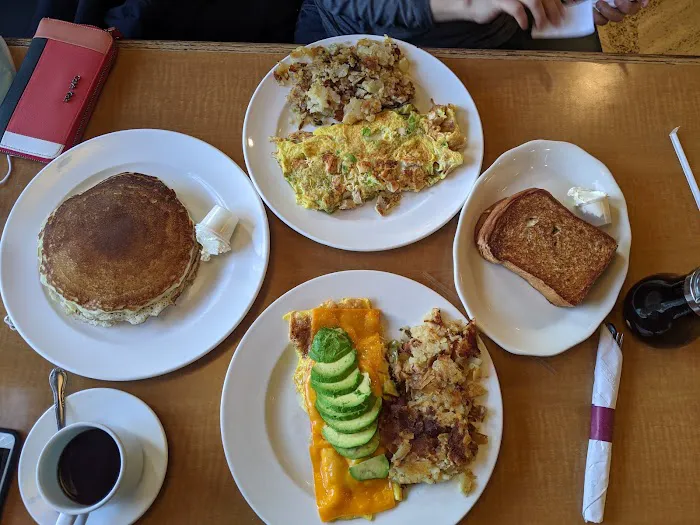 Apollo Restaurant Diner Picture 9