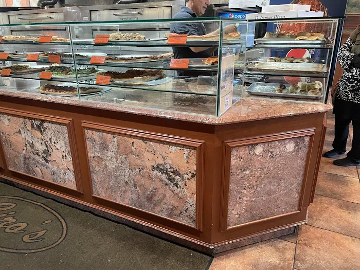 Ciro's Pizza Picture 3