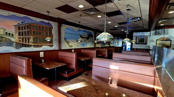 Ciro's Pizza Picture 6