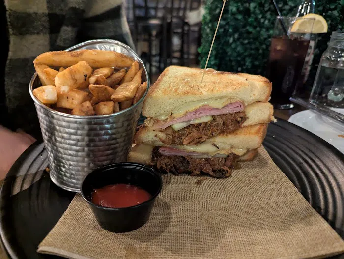 317 Main Street Picture 7