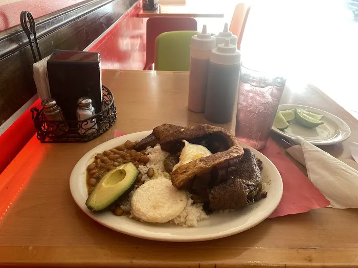 Punto Rojo Bakery Uniondale Picture 1