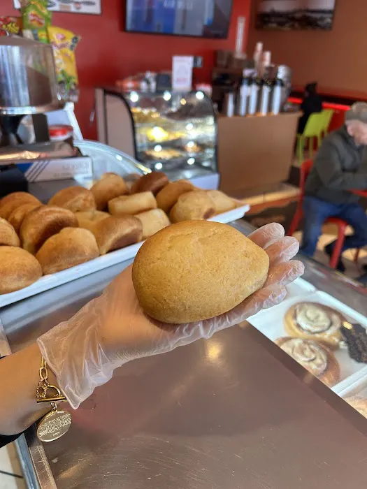 Punto Rojo Bakery Uniondale Picture 3