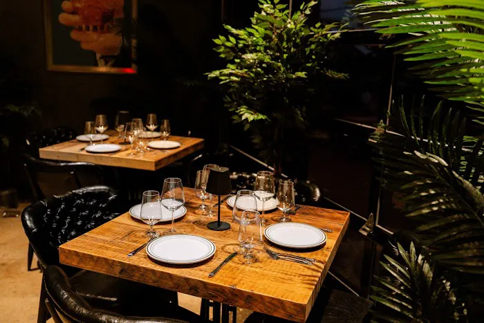 Raval Steakhouse Picture 4