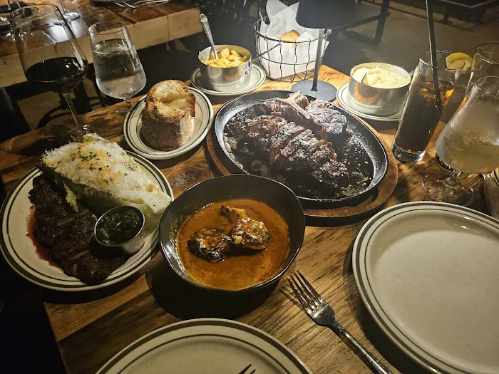 Raval Steakhouse Picture 3