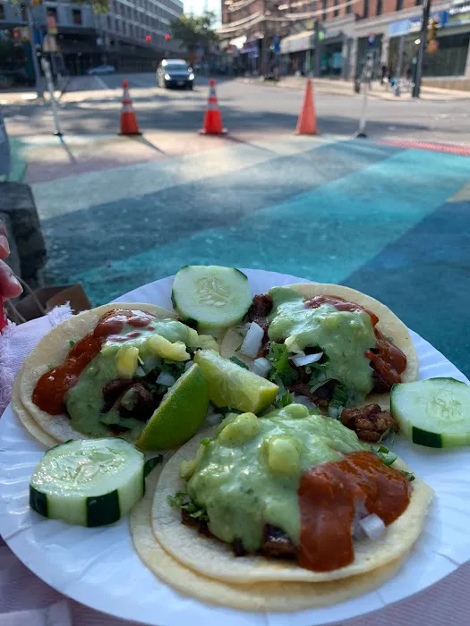 Tacos El Pinguino Picture 6