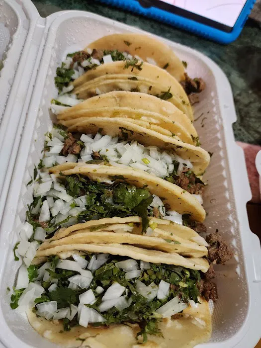Tacos El Pinguino Picture 4