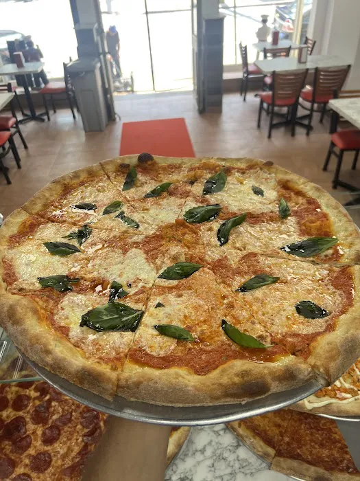 Giuliana Pizzeria Picture 3