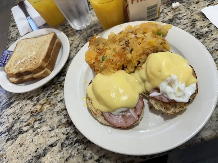 Dale Diner Picture 7