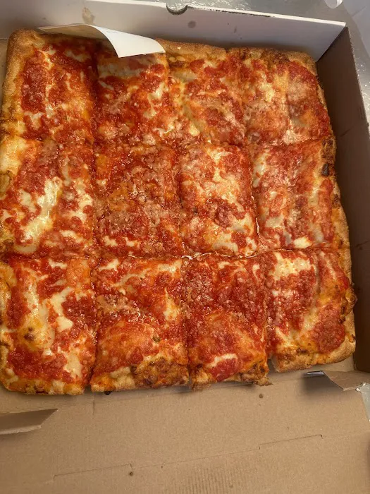 Justinos Pizza Picture 3