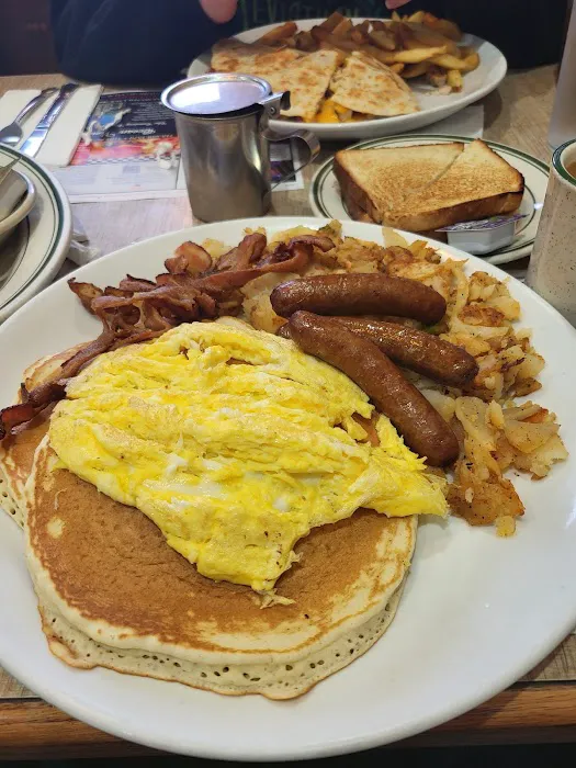 Oakwood Diner Picture 6