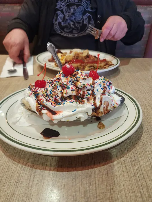 Oakwood Diner Picture 5