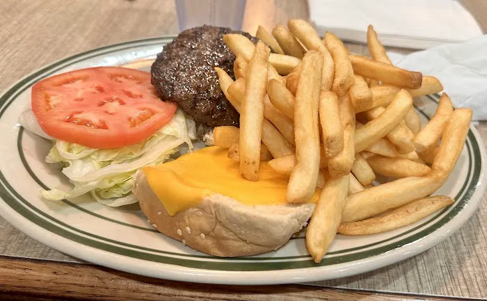 Oakwood Diner Picture 7