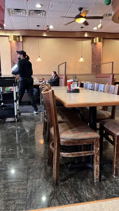 Oakwood Diner Picture 2