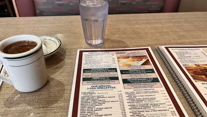 Oakwood Diner Picture 9