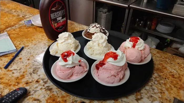 Bus Stop Diner Picture 4