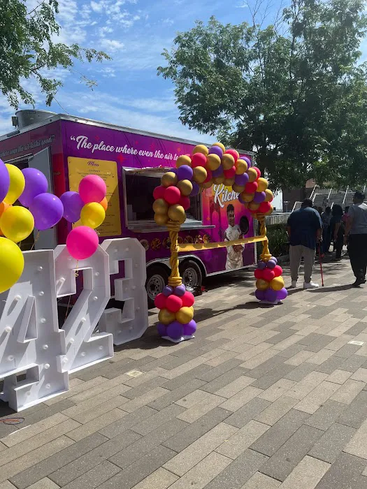 Hazel's 423 Food Truck Picture 6