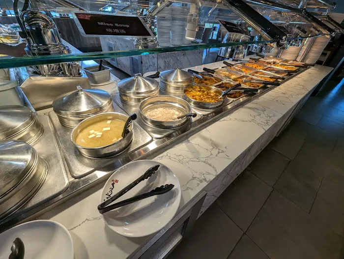 Sakura — Sushi & Grill Seafood Buffet Picture 10