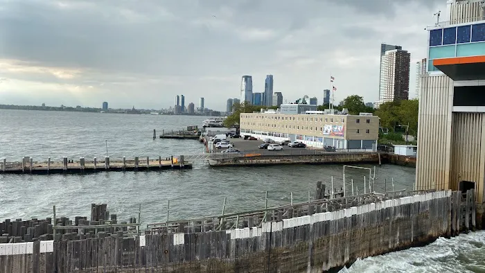 Ferris Wheel Yogurt Smoothie and Cafe Picture 3