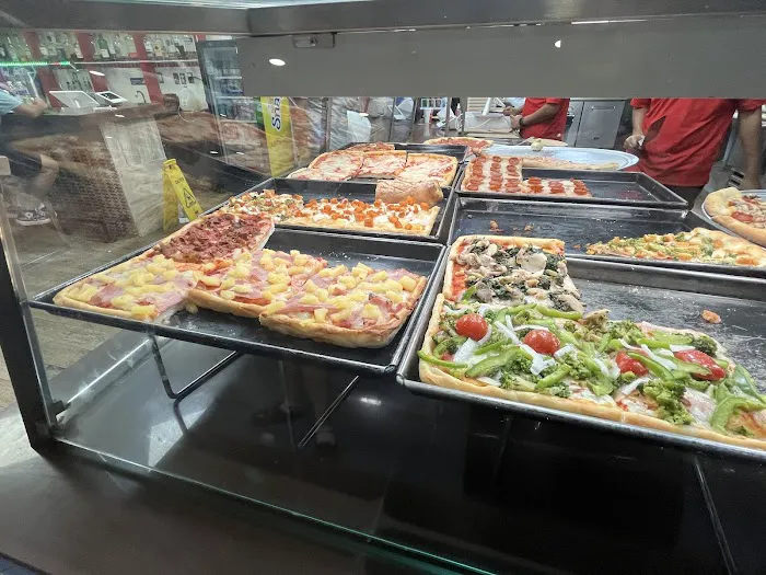 Zzs pizza and bar Staten Island ferry terminal Picture 3