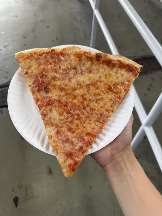 Zzs pizza and bar Staten Island ferry terminal Picture 4