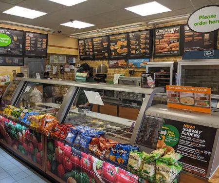 Subway - Staten Island - 3885