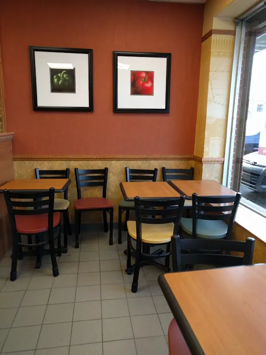 Subway - Staten Island - 3885 Picture 3