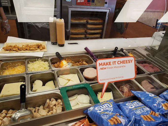 Subway - Staten Island - 3885 Picture 5