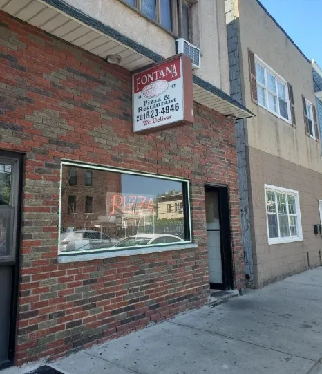 Fontana Pizza & Restaurant Picture 4