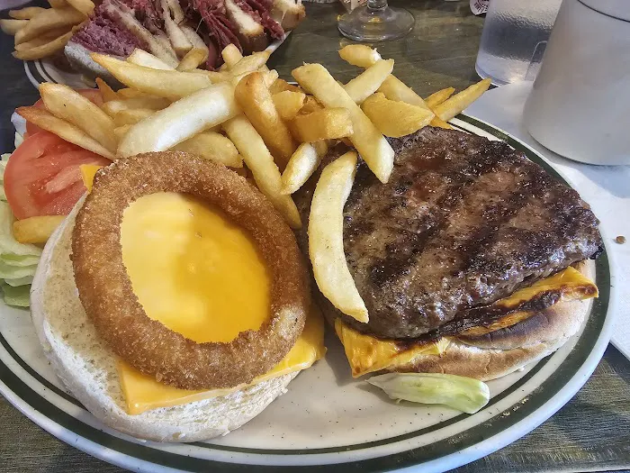 Mike's Unicorn Diner Picture 6