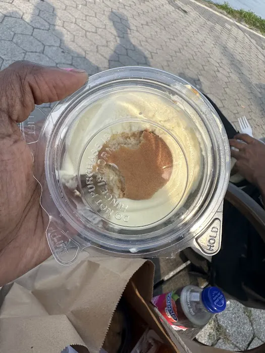 Fluffies Hot Chicken - Bayonne Picture 6