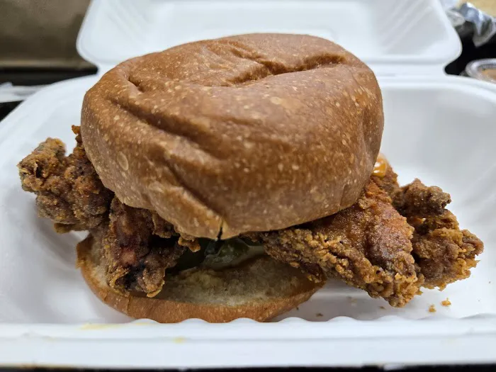 Fluffies Hot Chicken - Bayonne Picture 2