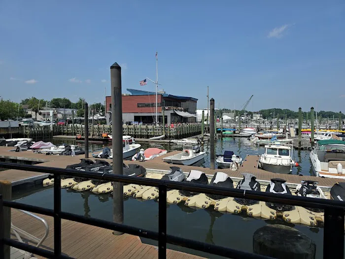 Marina Cafe Restaurant & Tiki Bar Picture 1