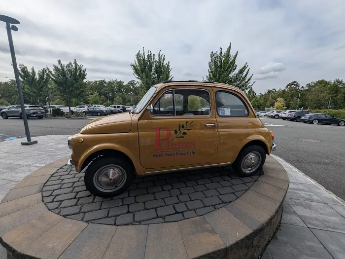 Pienza Brick Oven Pizza Café Picture 8