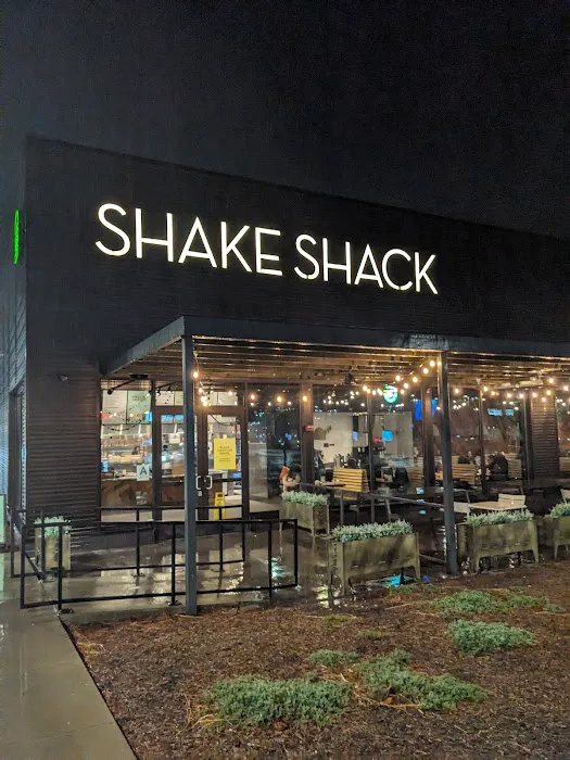 Shake Shack Staten Island Mall - New Springville Picture 9