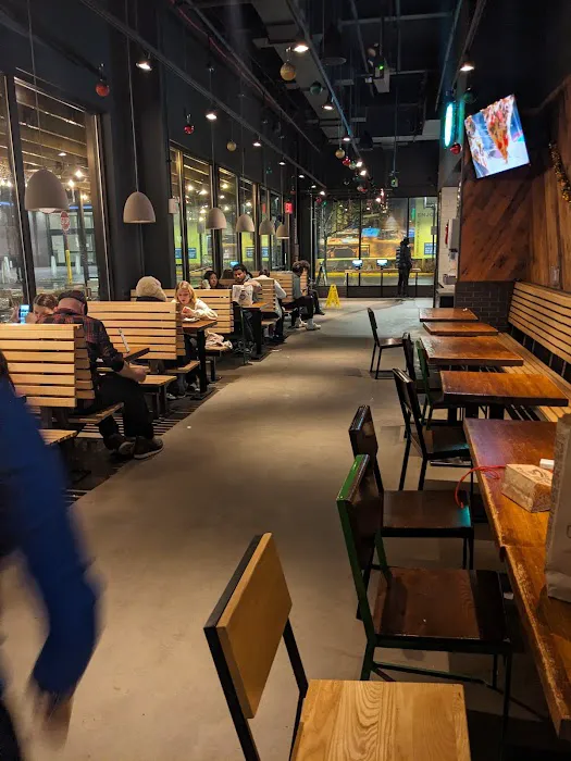 Shake Shack Staten Island Mall - New Springville Picture 7