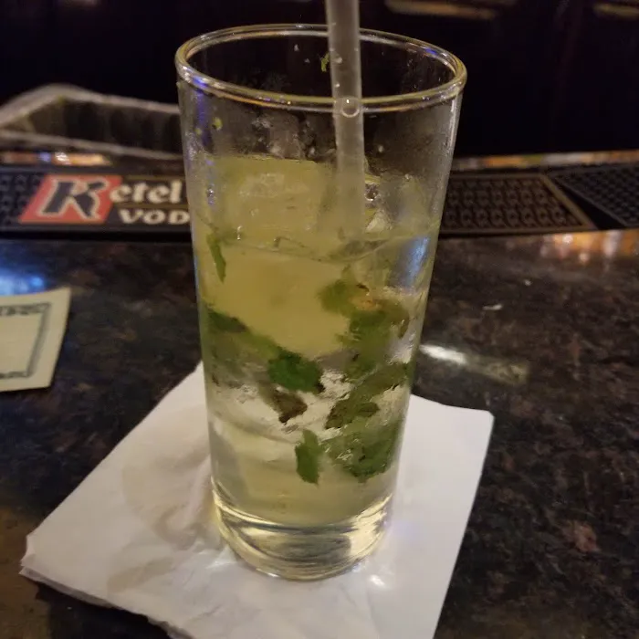 Lorenzo’s Restaurant, Bar & Cabaret Picture 4