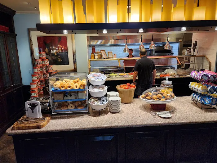 Lorenzo’s Restaurant, Bar & Cabaret Picture 9