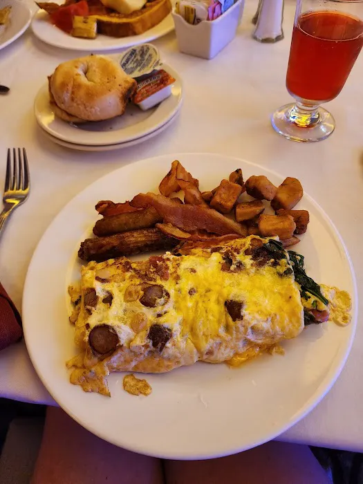 Lorenzo’s Restaurant, Bar & Cabaret Picture 1