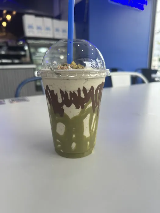 Bun & Beyond Smashburgers Picture 7