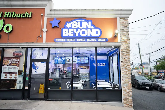 Bun & Beyond Smashburgers Picture 9