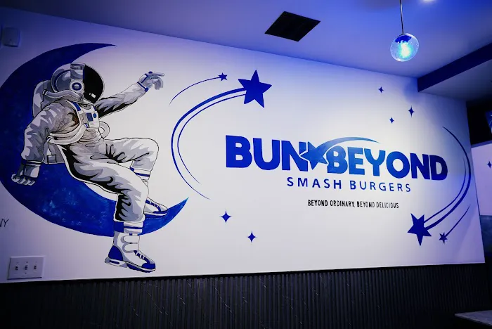 Bun & Beyond Smashburgers Picture 8