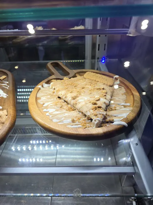 Bun & Beyond Smashburgers Picture 4