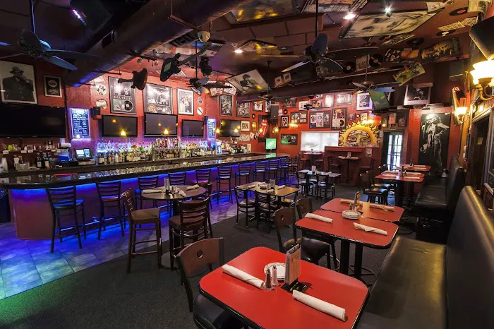 Bardi's Bar and Grill Picture 4