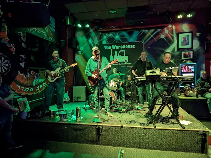 Bardi's Bar and Grill Picture 2