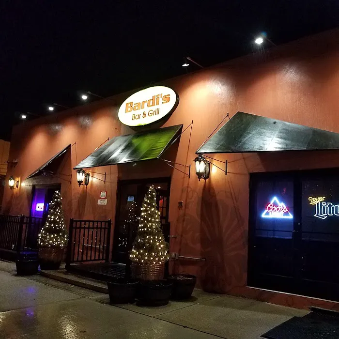 Bardi's Bar and Grill Picture 5