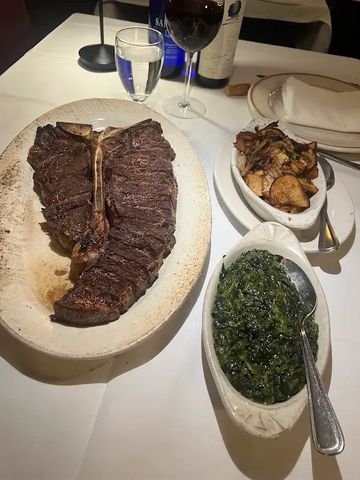 Wayne Steakhouse Picture 3