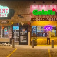 McCobb's Restaurant & Gelotti Ice Cream Bar ico
