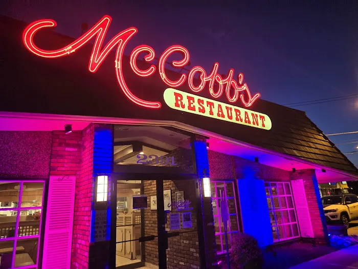 McCobb's Restaurant & Gelotti Ice Cream Bar Picture 4