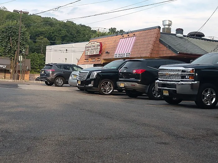 McCobb's Restaurant & Gelotti Ice Cream Bar Picture 6